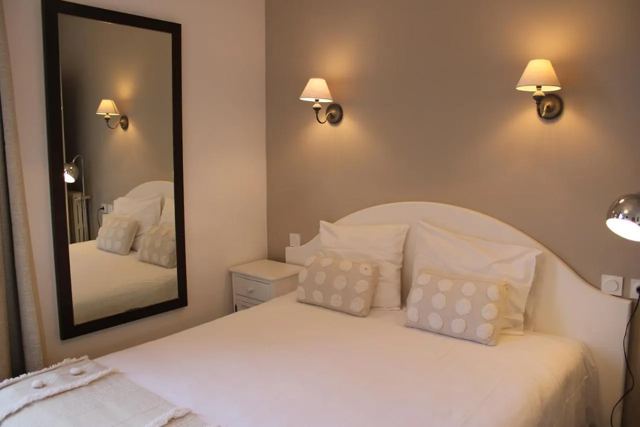 Hotel La Villa Des Oliviers Cagnes-sur-Mer 3*,