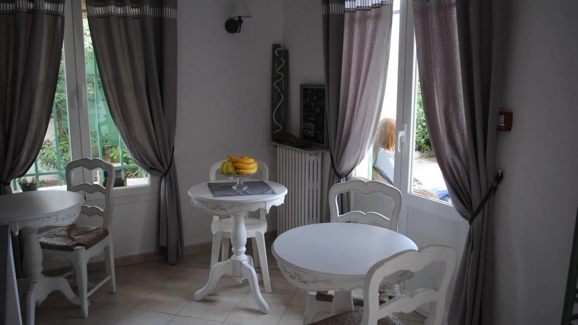 Hotel La Villa Des Oliviers Cagnes-sur-Mer 3*,